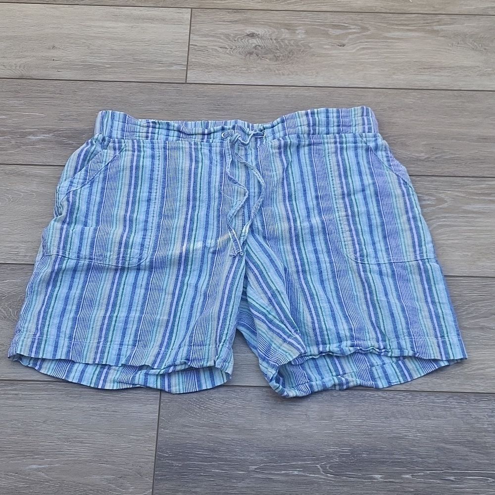 Talbots vertical striped summer shorts size 6 petite